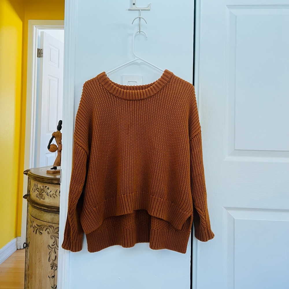 Tradlands cottage crewneck sweater